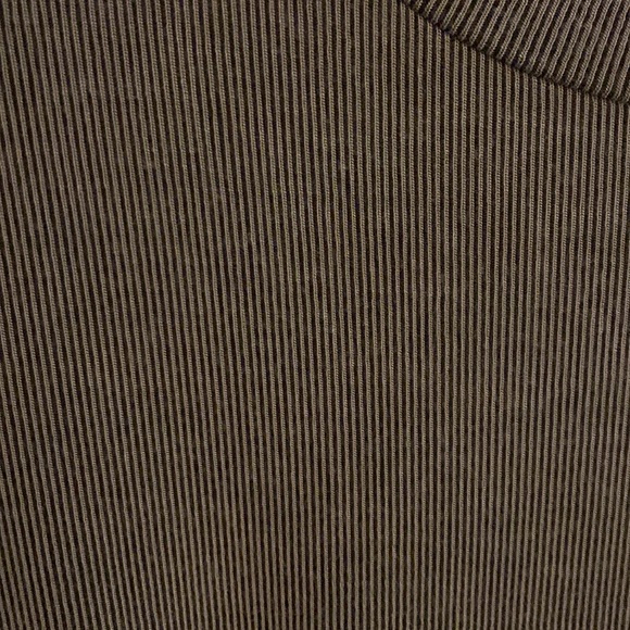 Stripped Croptop - Picture 2 of 2